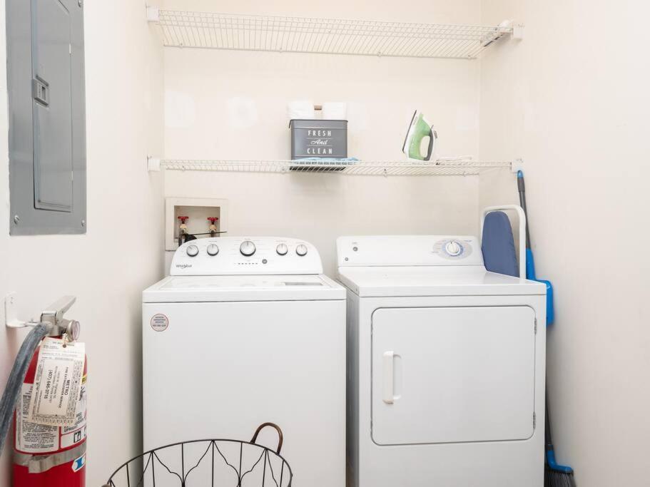 Spacious Condo Mins To Shands, University, & Downtown! Γκέινσβιλ Εξωτερικό φωτογραφία