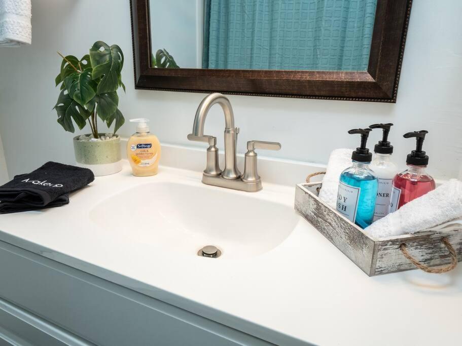 Spacious Condo Mins To Shands, University, & Downtown! Γκέινσβιλ Εξωτερικό φωτογραφία