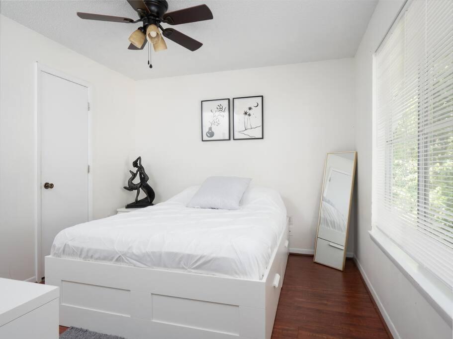 Spacious Condo Mins To Shands, University, & Downtown! Γκέινσβιλ Εξωτερικό φωτογραφία