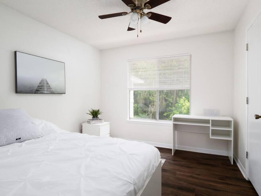 Spacious Condo Mins To Shands, University, & Downtown! Γκέινσβιλ Εξωτερικό φωτογραφία